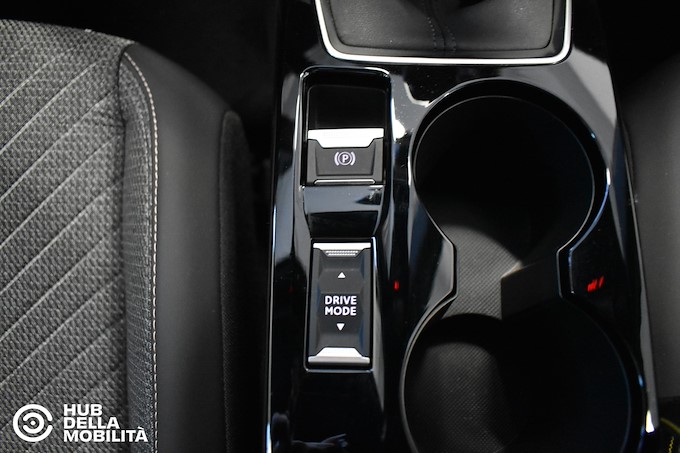 PEUGEOT 2008 PureTech 100 S&S Allure